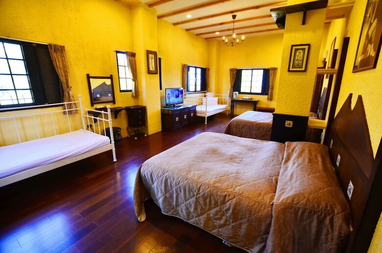 Bed & Breakfast Nuowei Senlin Cottage