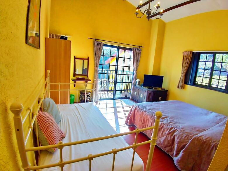 Bed & Breakfast Nuowei Senlin Cottage