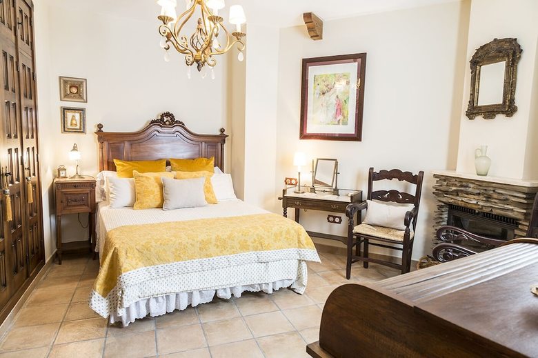 Hotel Mafloras Suites El Bosque