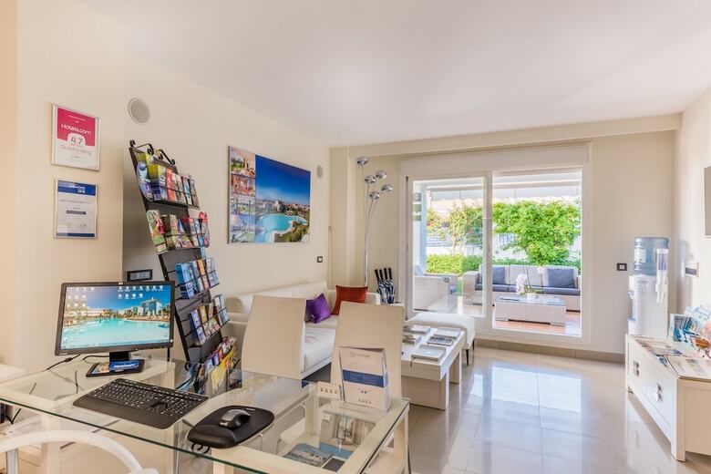 Aparthotel Cortijo Del Mar Resort