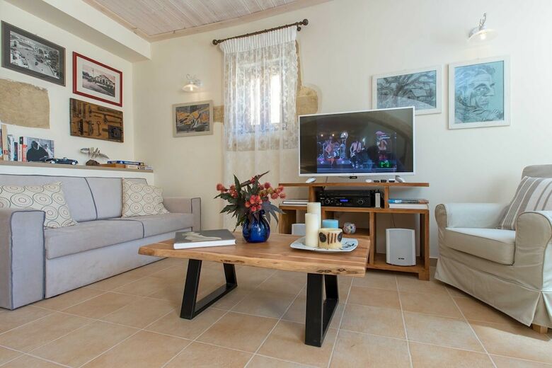 Villa Theta
