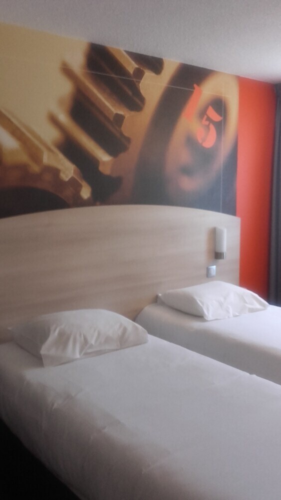 Brit Hotel La Rochelle P�rigny