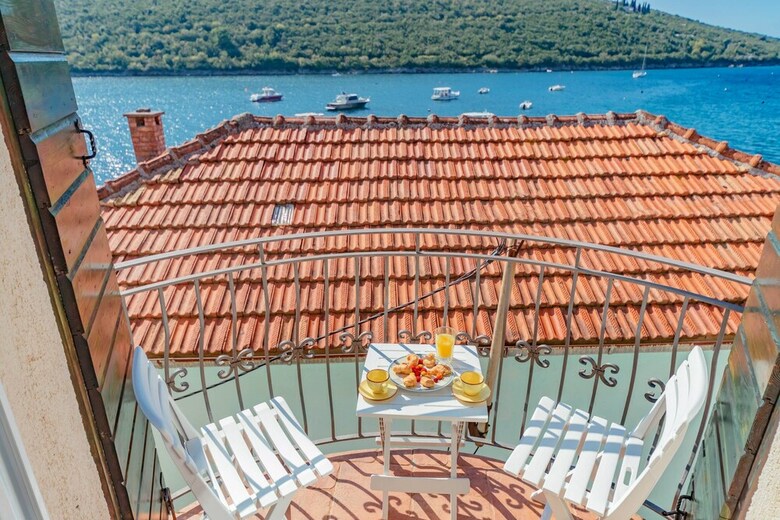 Apartments Bigovo Veljic