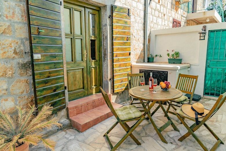 Apartments Bigovo Veljic