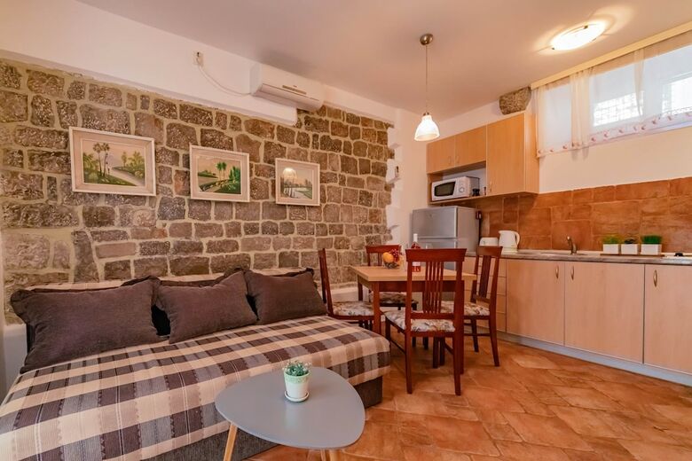Apartments Bigovo Veljic