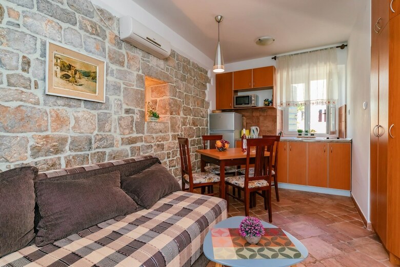 Apartments Bigovo Veljic