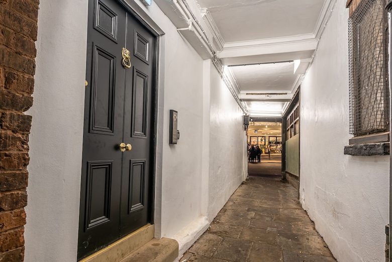 Apartamentos Shambles  Newly Converted Luxury