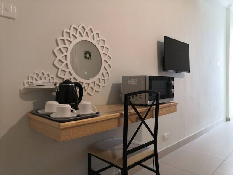 Hotel Morison Bay
