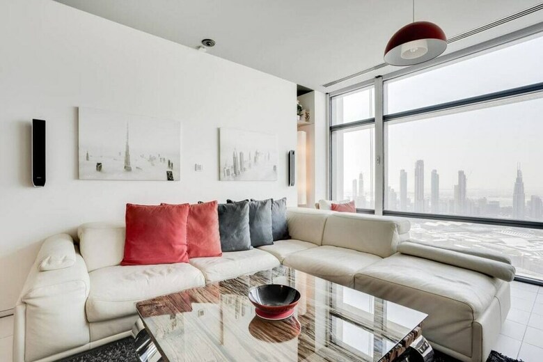 Amazing Skyline Views Apartment In Index Tower