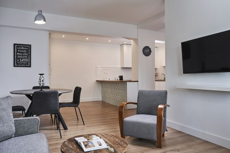 Urban Heights 2bd Apartment