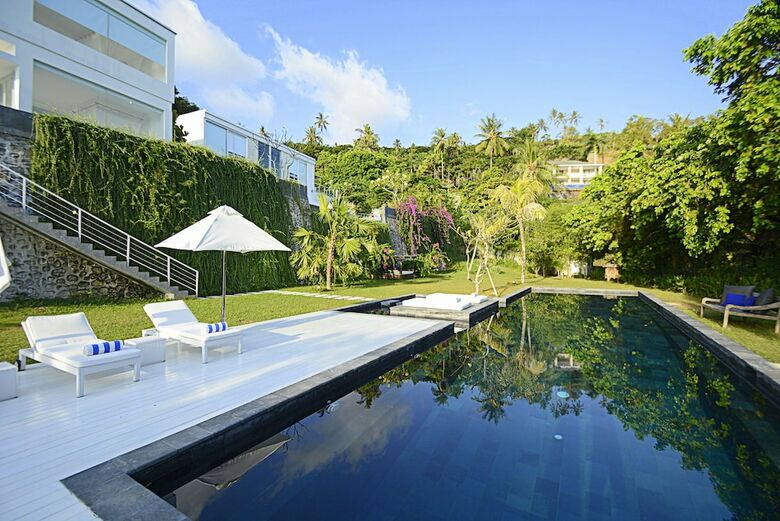 Villa L