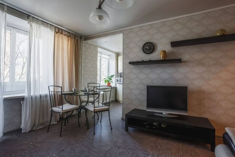 Apartment On B Kondratievskii 12 Bld 1