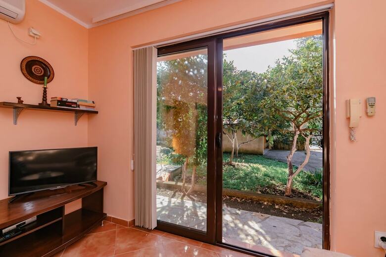 Orange Dream Apartment