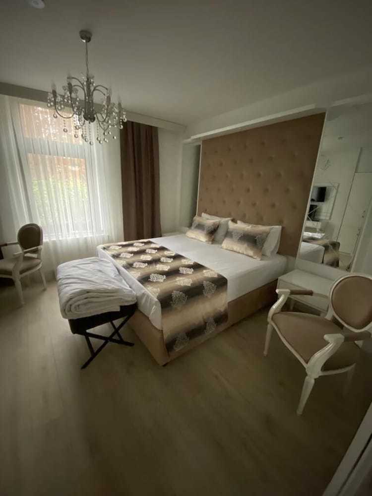Kispet Deluxe Hotel