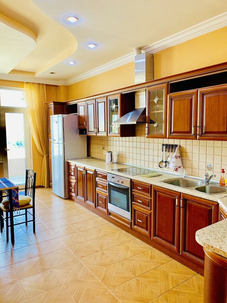 Cosy Apartment With 3bdr & 2 Bth