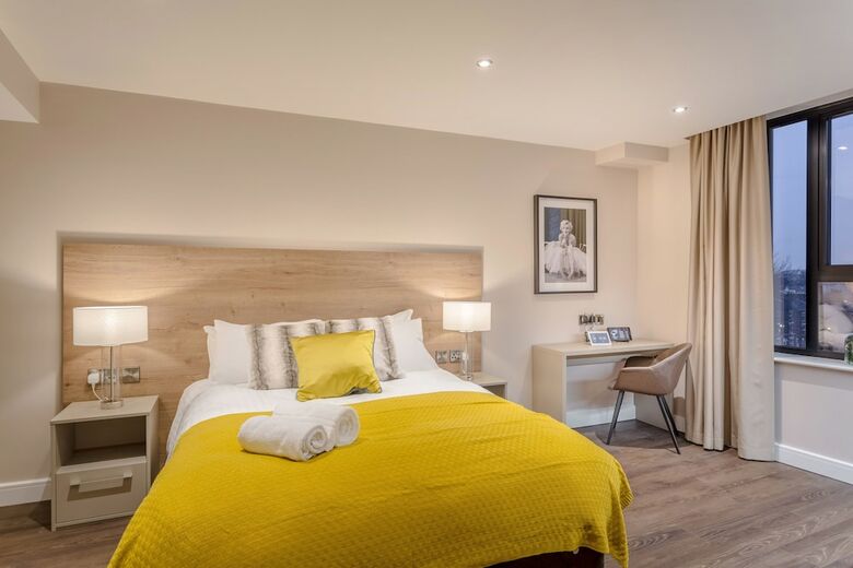 Aparthotel Dwell City Living
