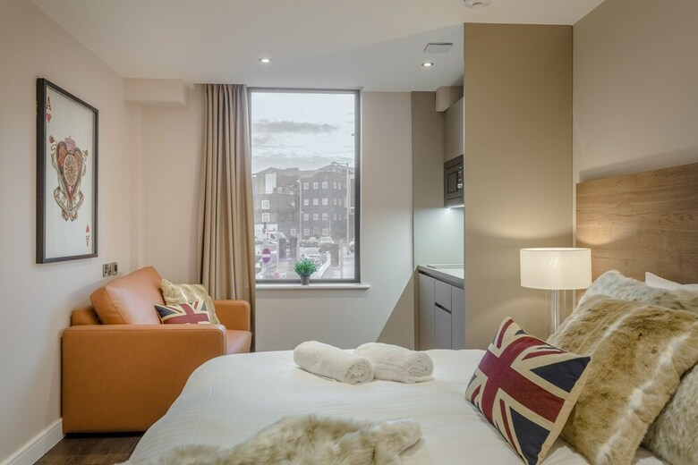 Aparthotel Dwell City Living