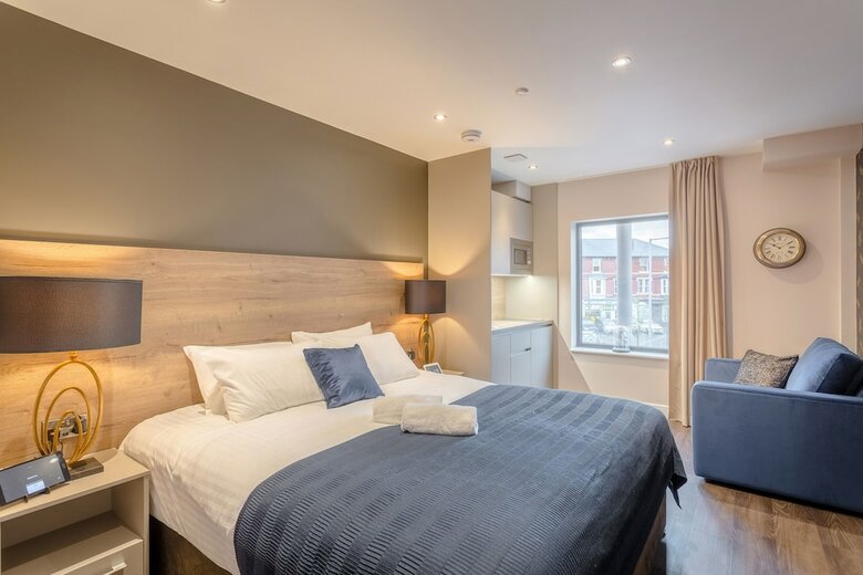 Aparthotel Dwell City Living