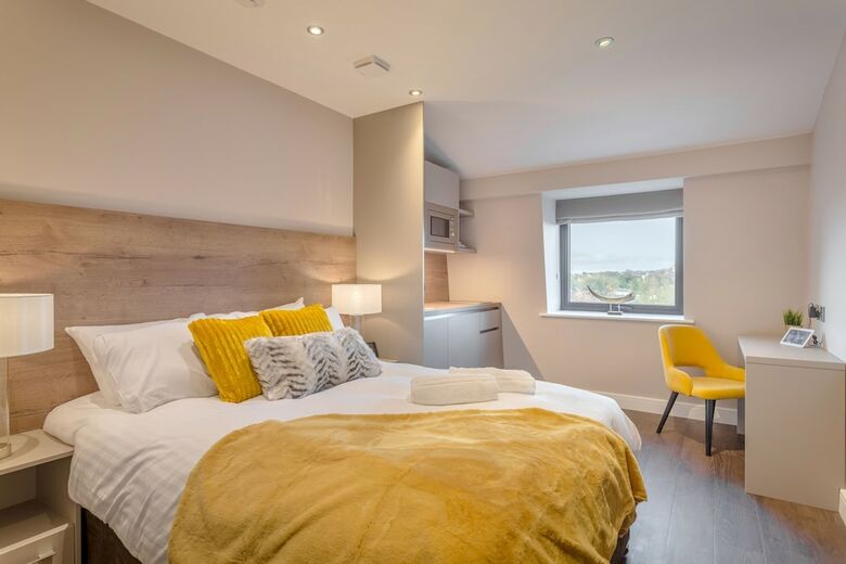 Aparthotel Dwell City Living