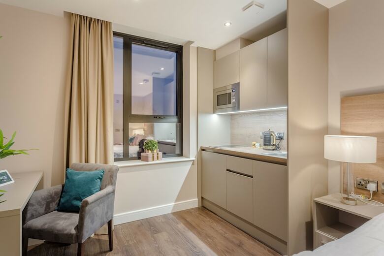 Aparthotel Dwell City Living