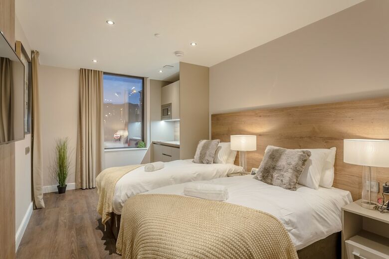 Aparthotel Dwell City Living