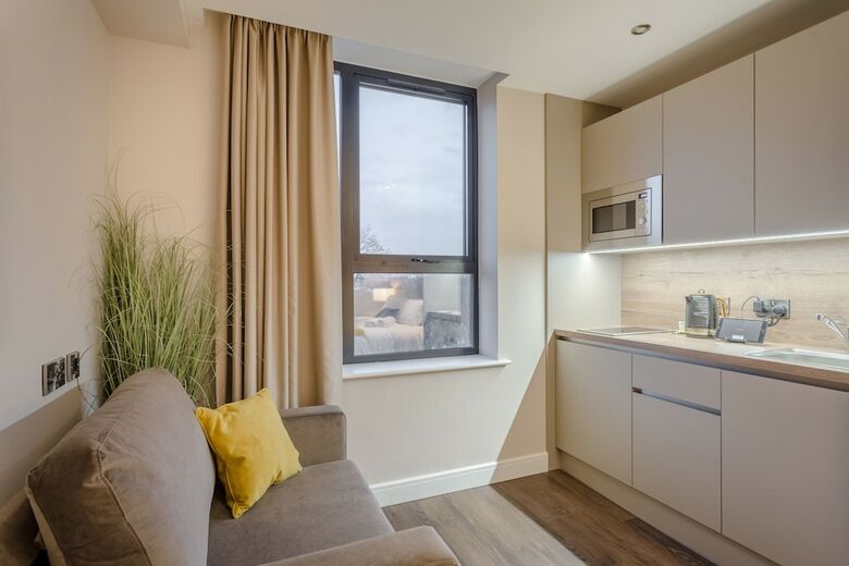 Aparthotel Dwell City Living