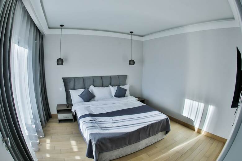 Elexus Apartments