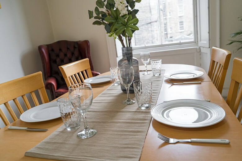 Spacious 3br New Town Apartment