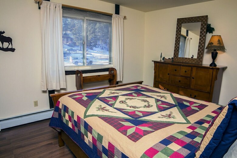 Elkhorn Condo
