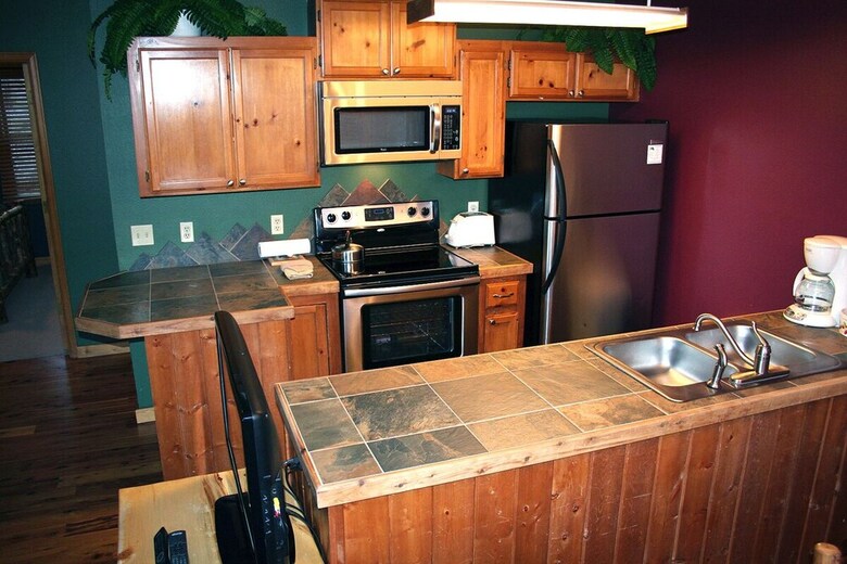 Cabana Lazy R Cottages: 17