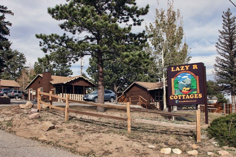 Cabana Lazy R Cottages: 18