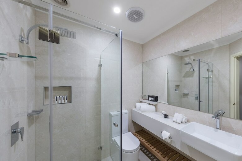 Canterbury International Hotel