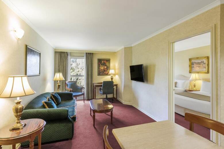 Canterbury International Hotel