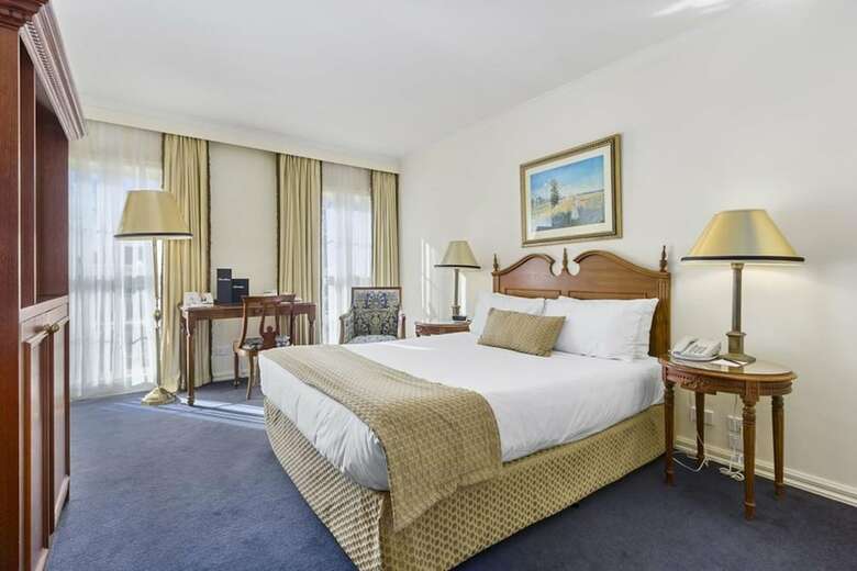Canterbury International Hotel