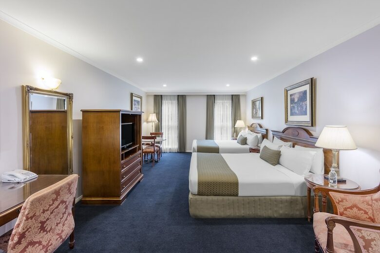 Canterbury International Hotel