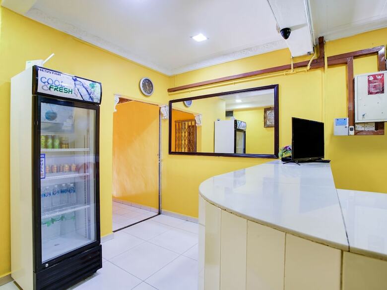 Oyo 89406 Lucky Budget Hotel