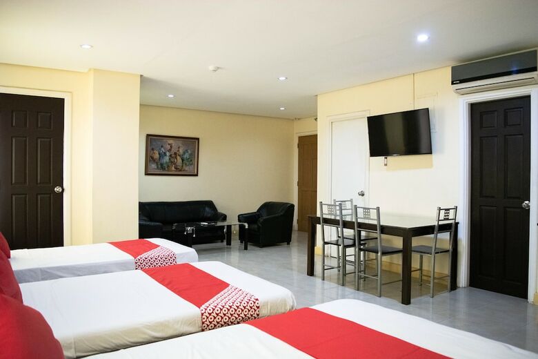 Hotel Oyo 506 153 Executive Suites