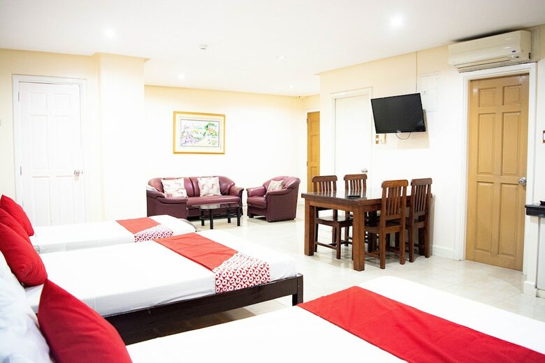 Hotel Oyo 506 153 Executive Suites