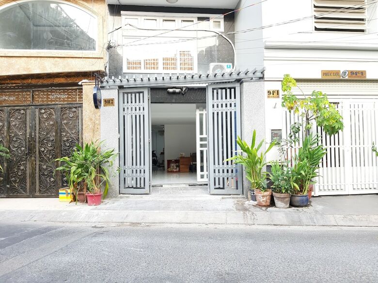 Oriental Art Apartment