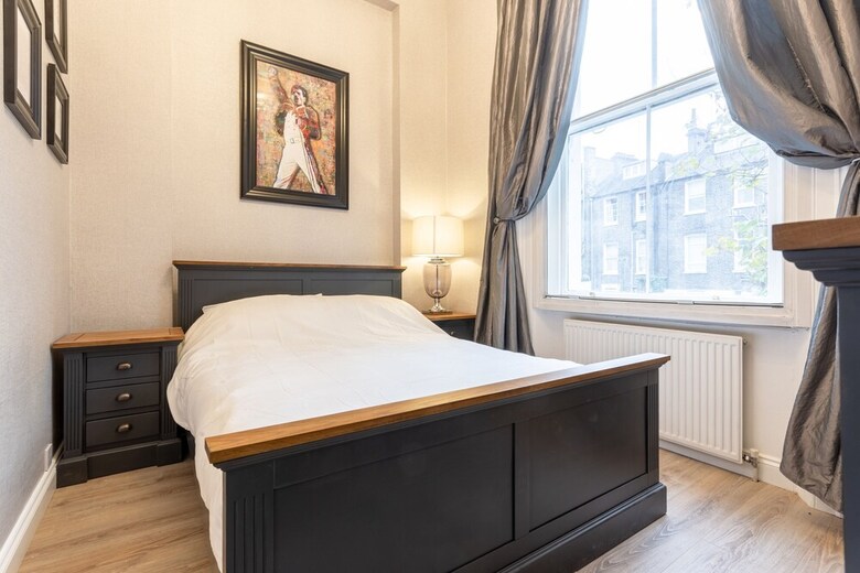 Elegant 2 Bedroom British Themed Apartment