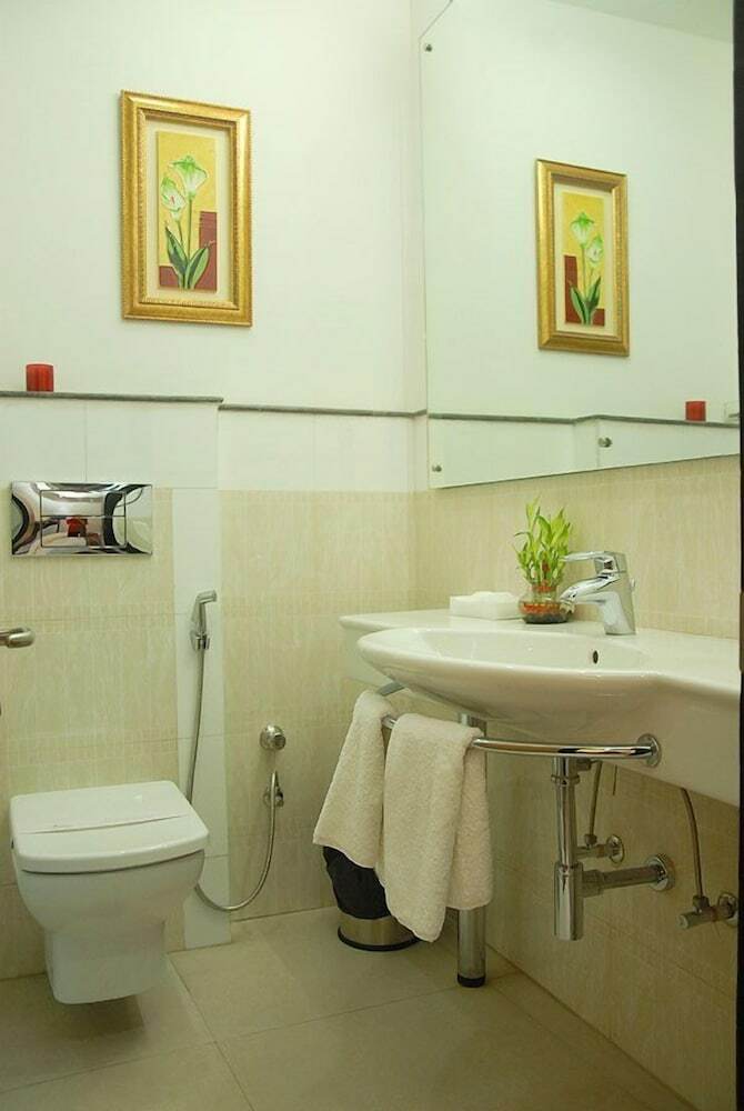 Iris Park Hotel