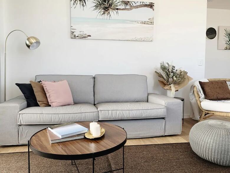 Modern 2 Bedroom Palm Beach Apartment With Ocean Views