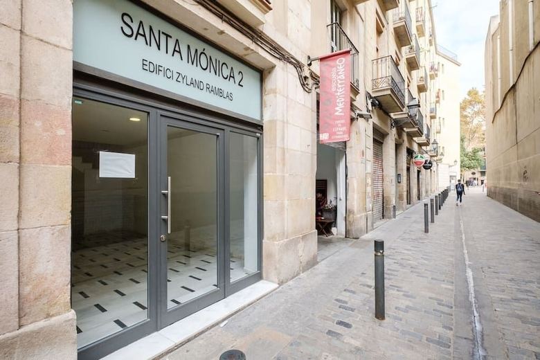Apartamentos 6 Pax Las Ramblas Santa M�nica (Barcelona)