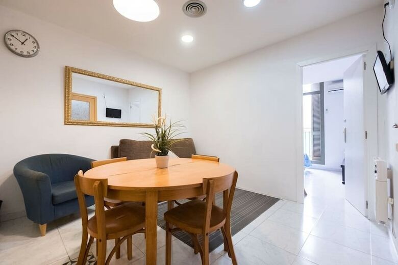 Apartamentos 6 Pax Las Ramblas Santa M�nica (Barcelona)