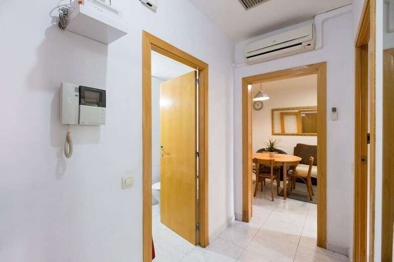 Apartamentos 6 Pax Las Ramblas Santa M�nica (Barcelona)