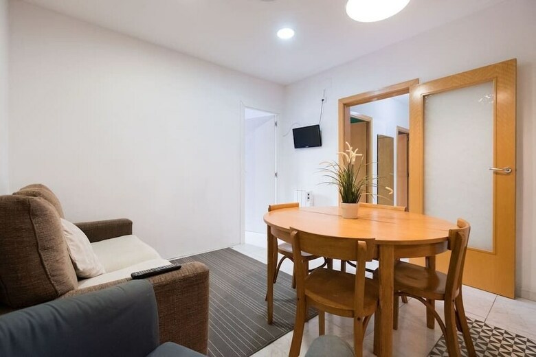 Apartamentos 6 Pax Las Ramblas Santa M�nica (Barcelona)