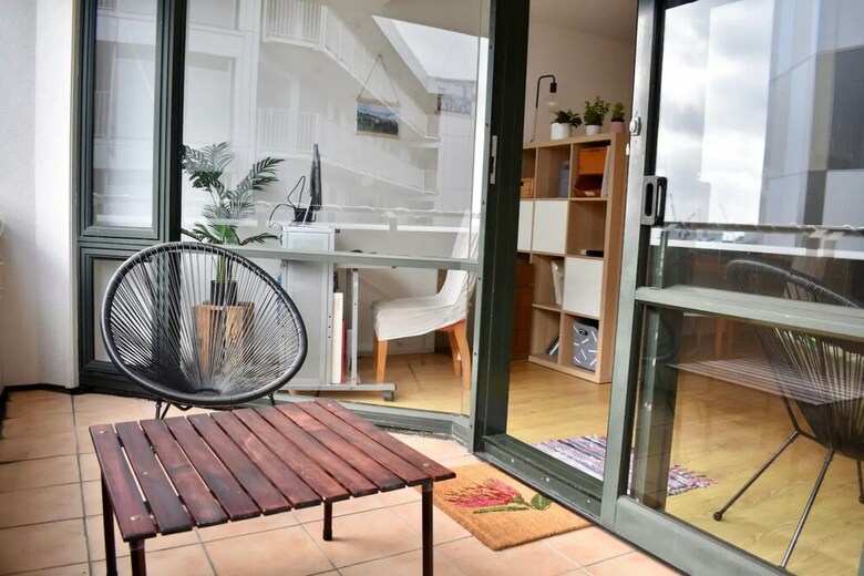 Spacious 1 Bedroom Apartment With City Views