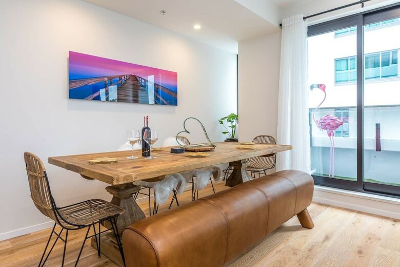 Designer Ground Floor Apartment In Ponsonby