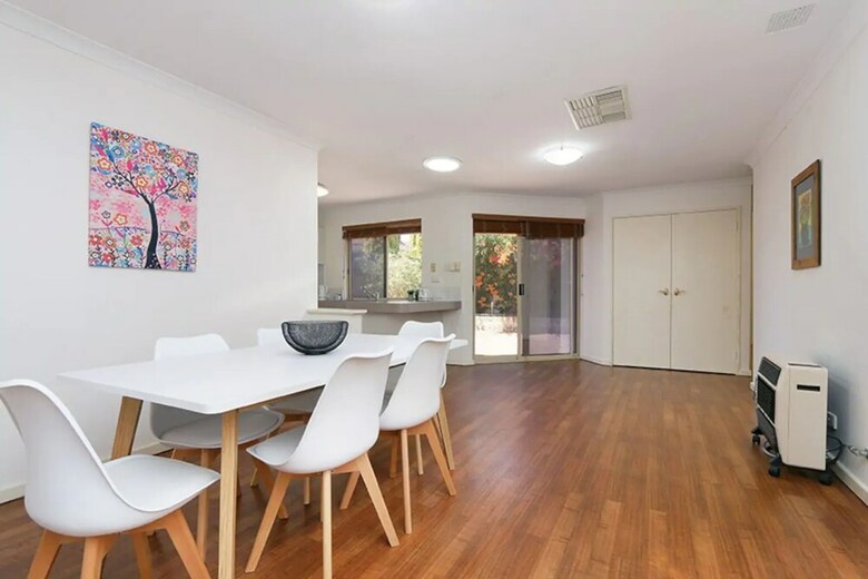 Pleasant 3 Bedroom House With Garden Close To Cbd