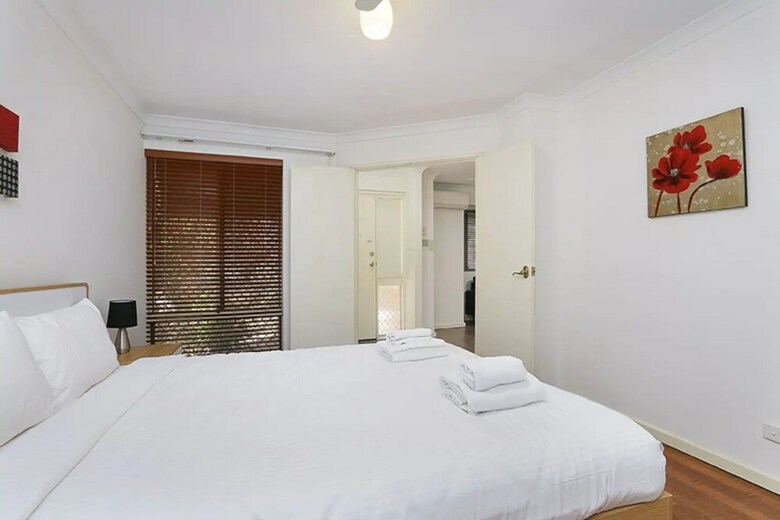 Pleasant 3 Bedroom House With Garden Close To Cbd